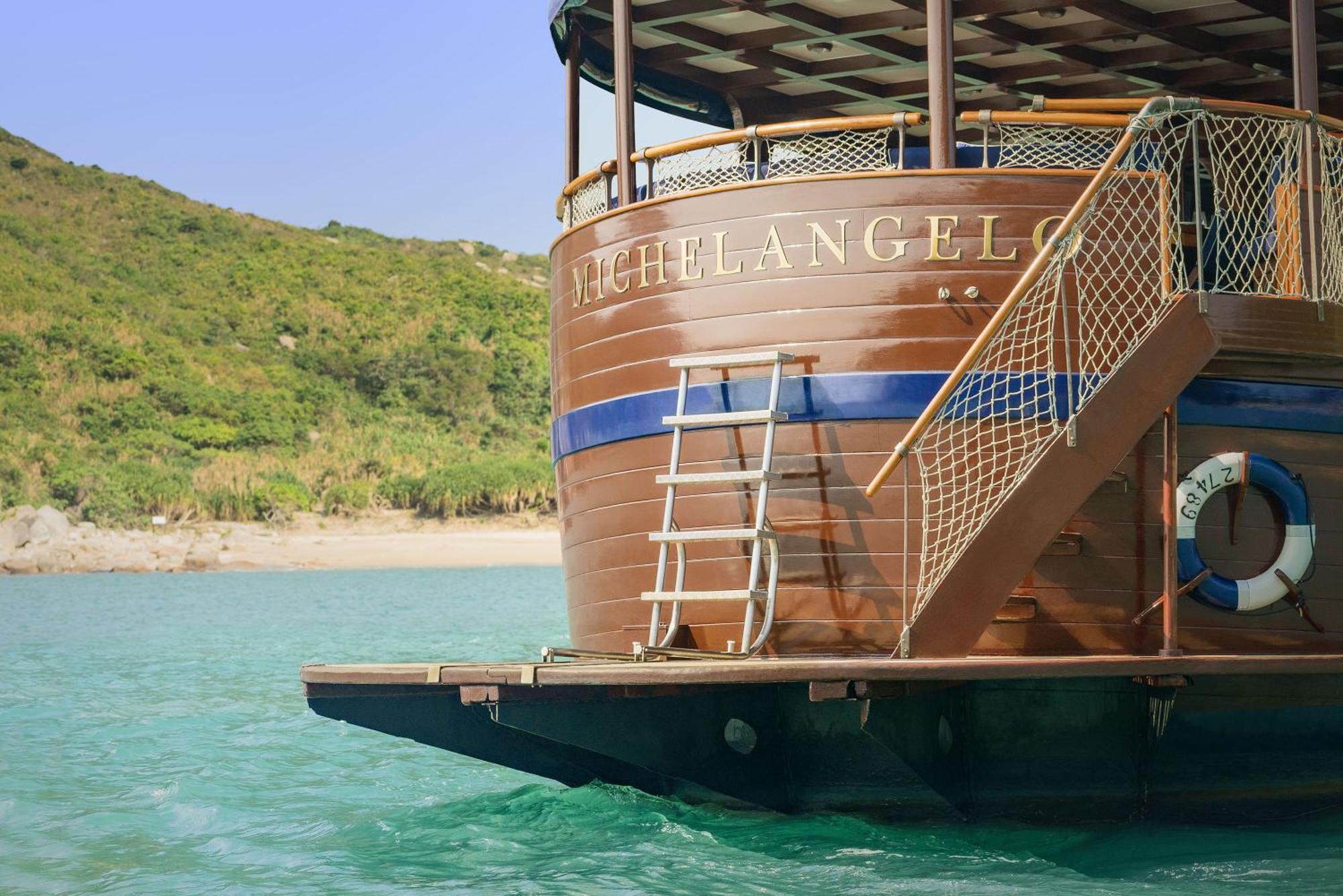 Botel Michelangelo Cruises *